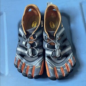 Vibram FiveFingers Black and Orange Toe Shoes- men’s